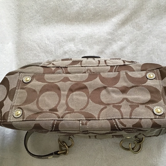 Vintage Authentic Coach large bag. - Picture 11 of 16